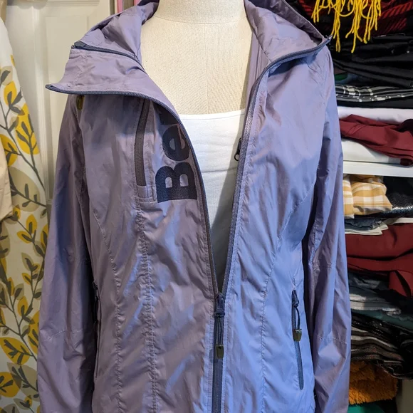 Bench Windbreaker - Picture 2 of 3